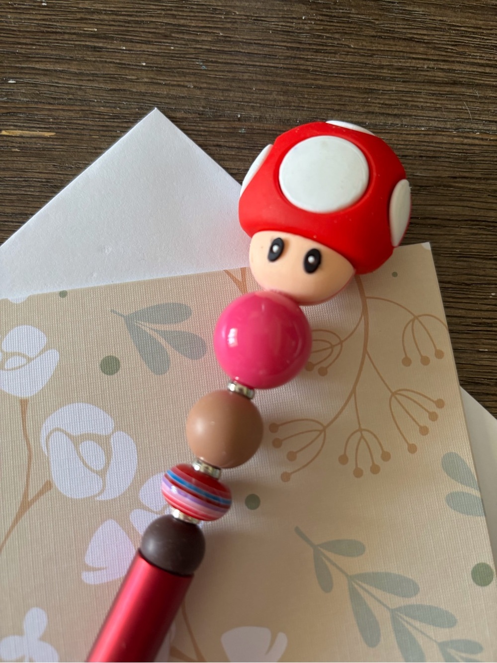 Mario: red mushroom handmade beaded pen